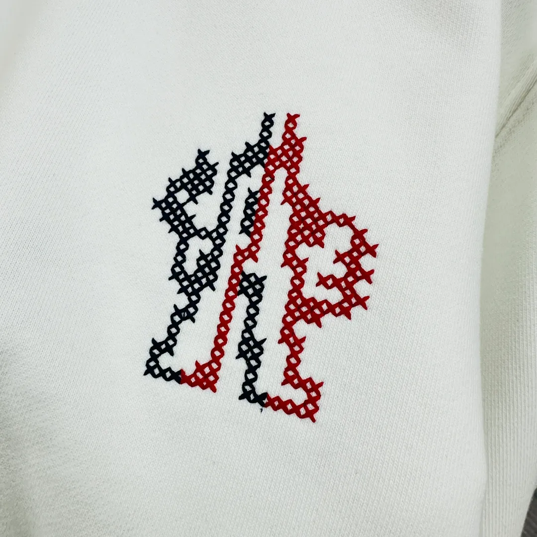 ： 🤳𝐌𝐎𝐍𝐂𝐋𝐄𝐑 ：☑️ 440 👕 ：☑️ 1*1 。🔜 。 ：☑️ 3D ，🇧🇫 1：1 。 ， ， ！🇲🇩 ！ Size：☑️S 〰️M 〰️L 〰️XL 〰️XXL